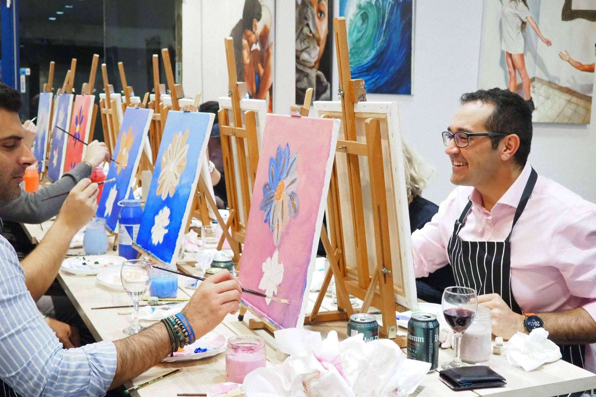 Mejorar el rendimiento del equipo de trabajo con las actividades de team building de Art&Wine