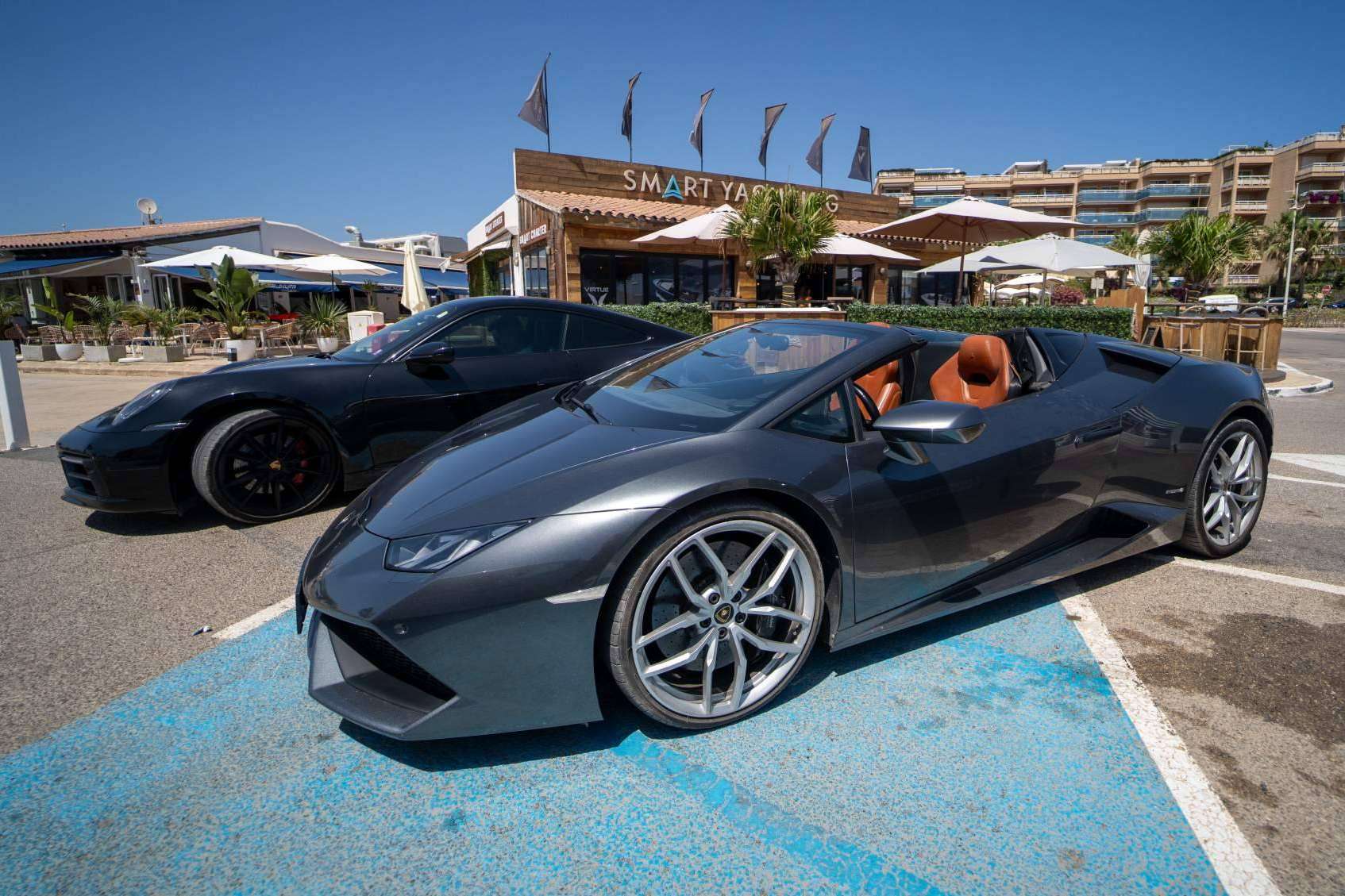 ToyCars redefine el lujo sobre ruedas y agua en destinos exclusivos