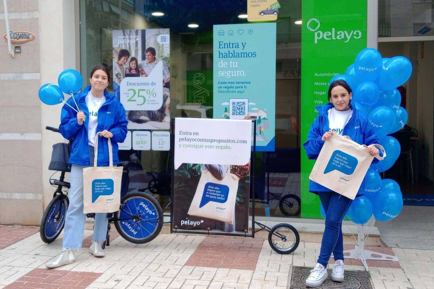 Publicidad en bicicleta y servicio de azafatas. Ecotáctil se consolida en el marketing experiencial en Barcelona