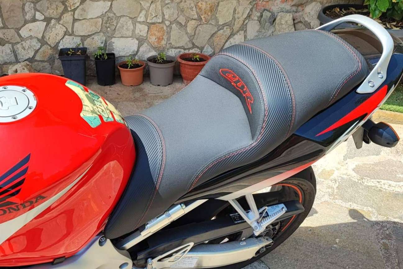 La solución definitiva para asientos de moto, personalización y comodidad con JM Fundas