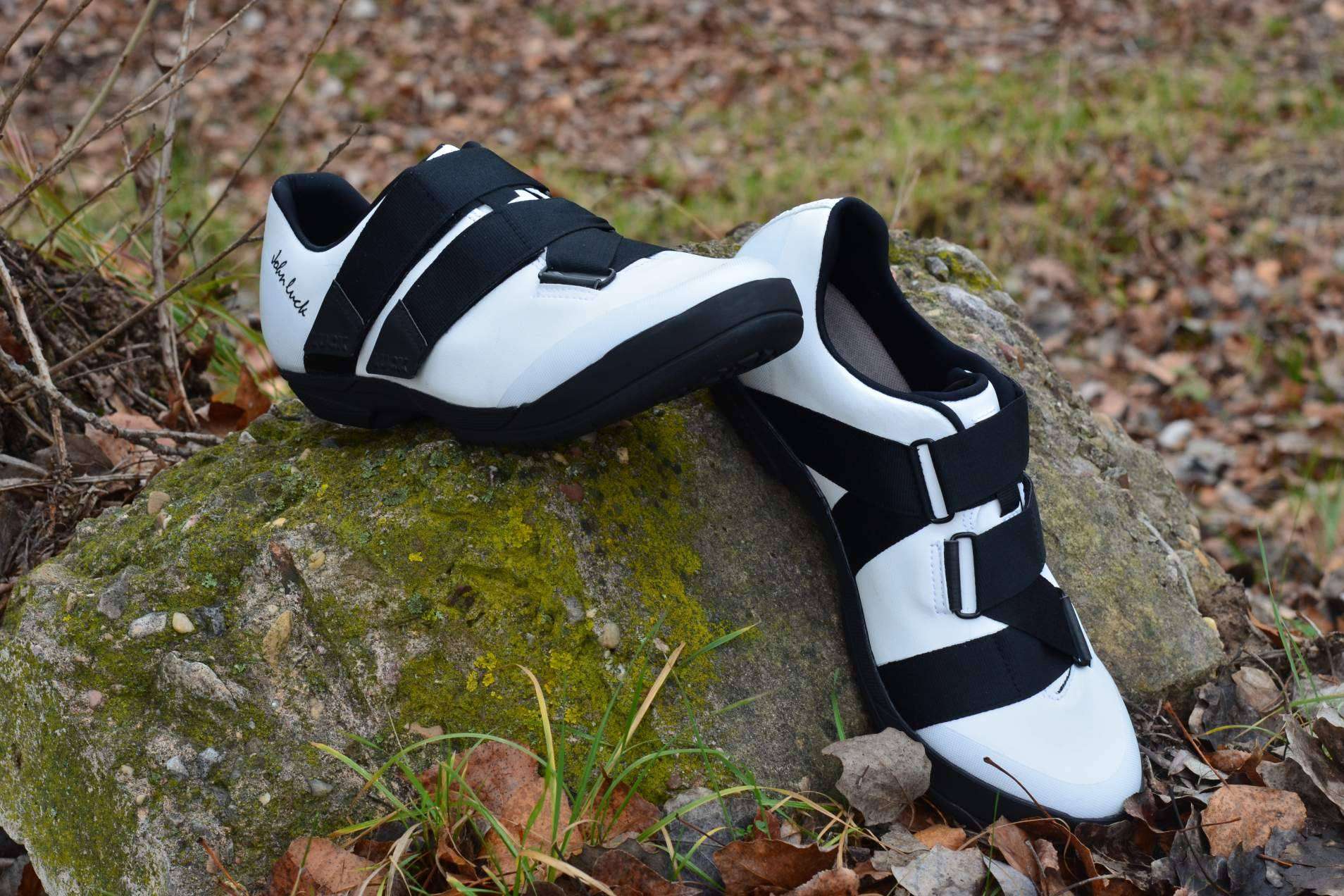 John Luck apuesta por el confort con sus zapatillas de ciclismo de horma respetuosa