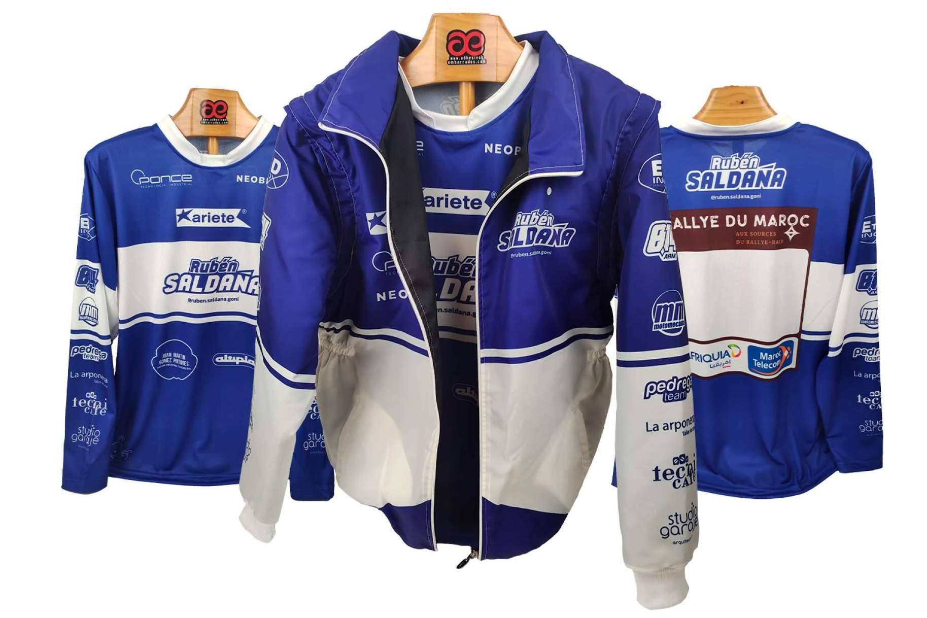 Personalización y resistencia en equipaciones offroad para la nueva temporada con ADHESIVOSEMBARRADOS