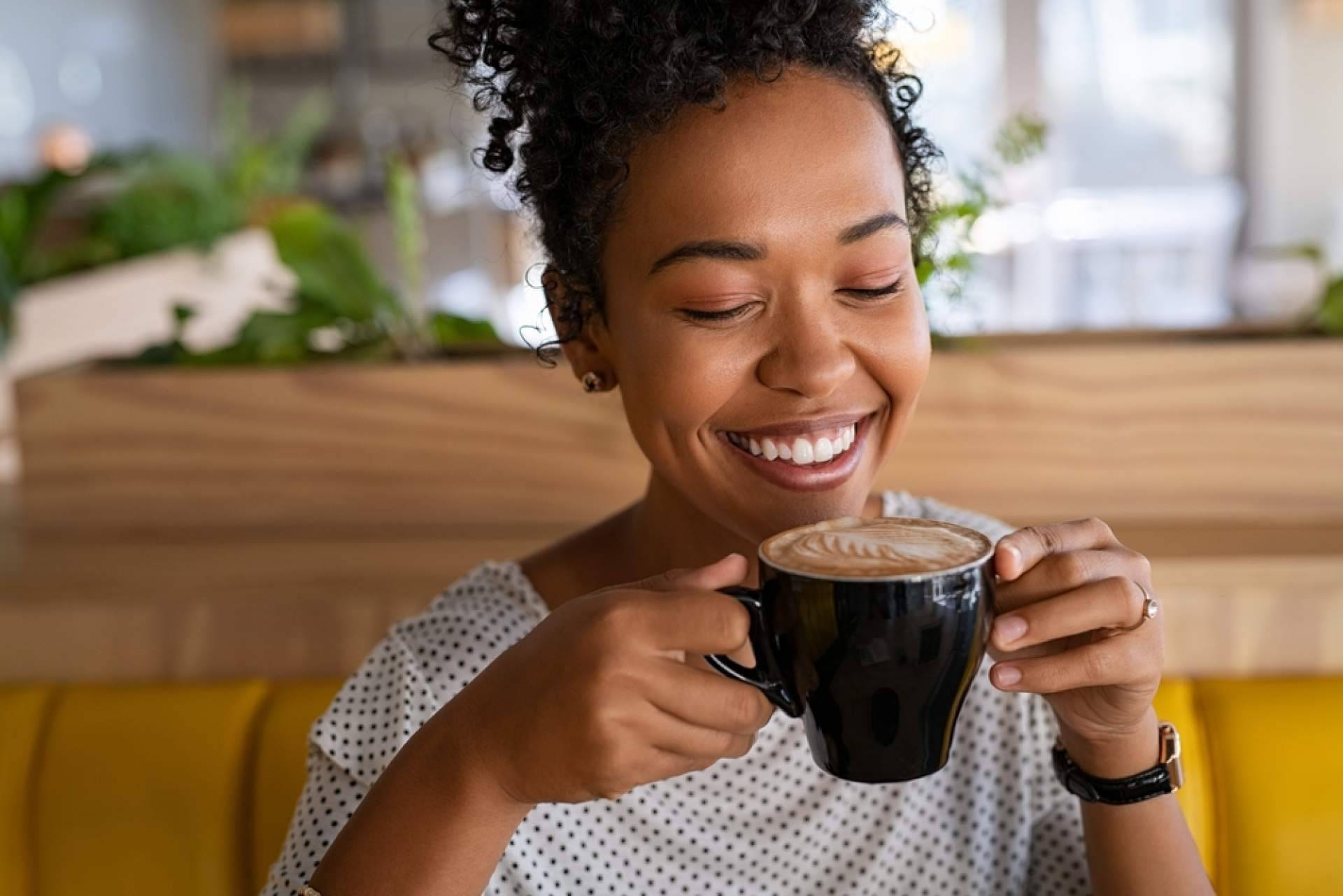 Cómo las cafeteras superautomáticas mejoran la calidad del café en casa
