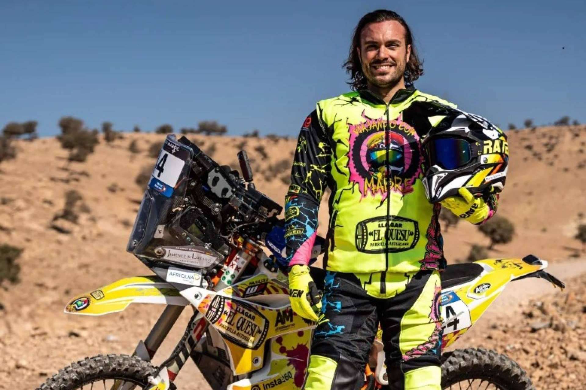 Diseño y funcionalidad; la apuesta de ADHESIVOSEMBARRADOS por la ropa de motocross personalizada