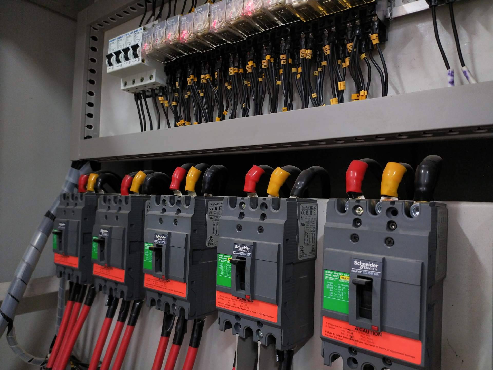 Cadenza Electric incorpora productos Schneider Electric con disponibilidad inmediata y precios ajustados