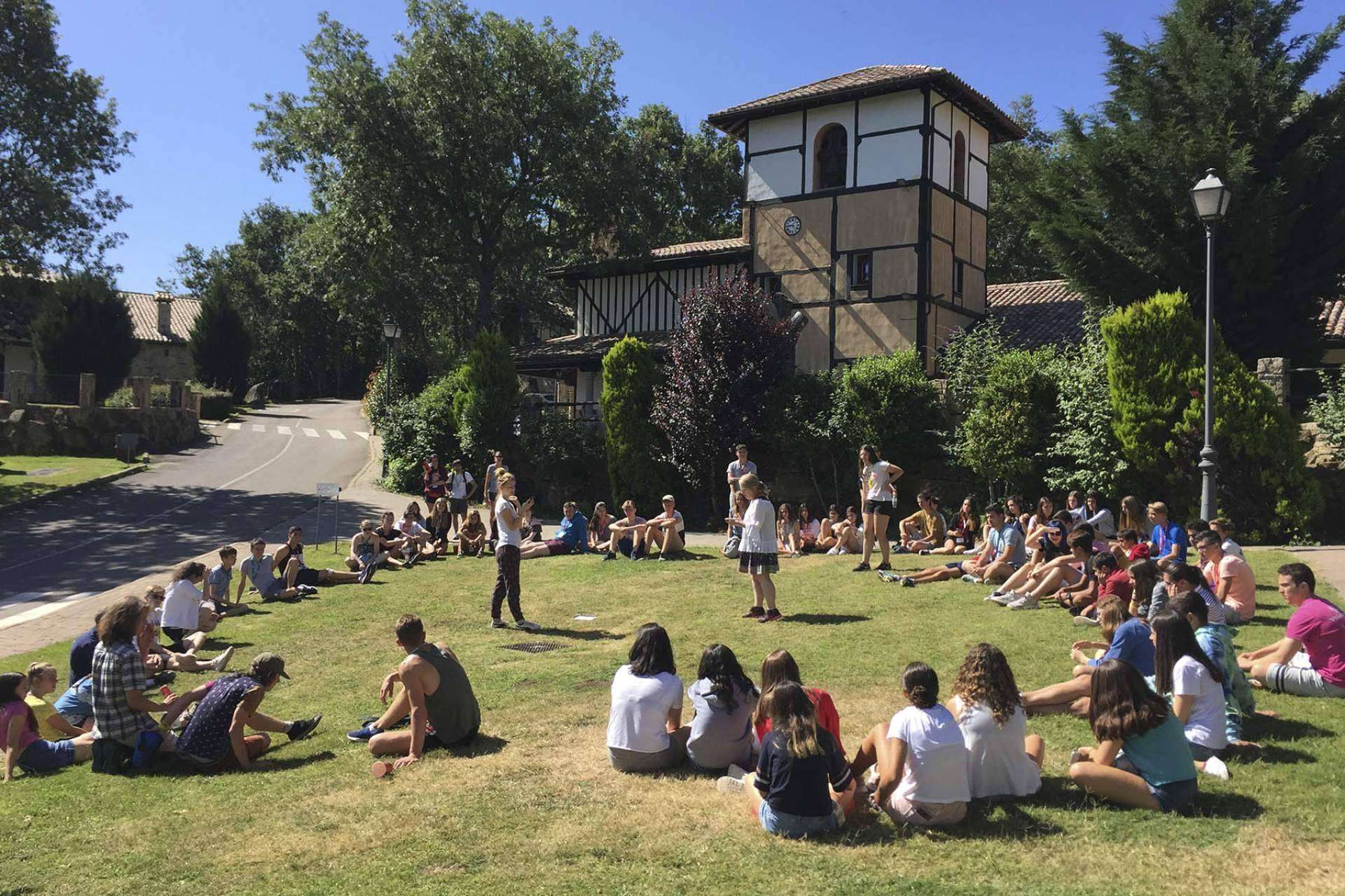 Un campamento de inglés con convivencia real con jóvenes ingleses y americanos sin salir de España