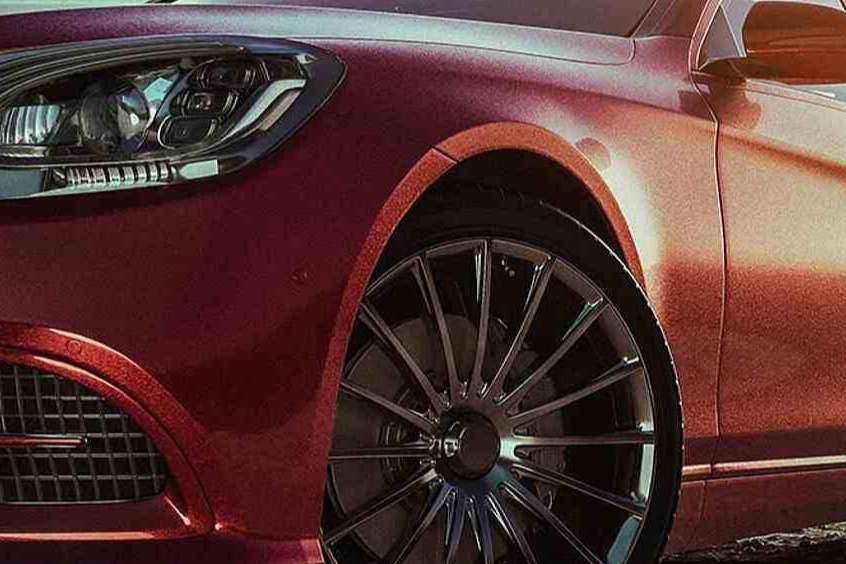 El secreto detrás de las superficies impecables en autos modernos