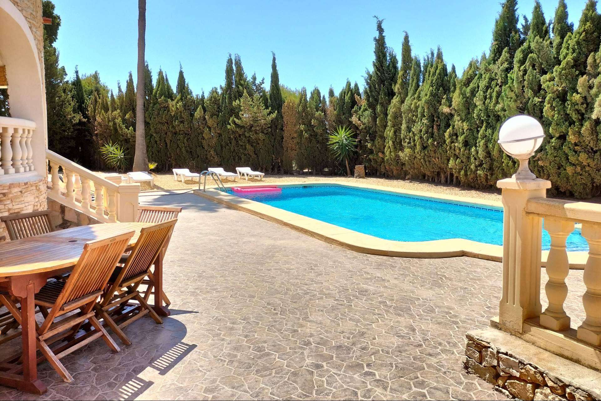 Piscinas privadas y confort, así son las villas en Calpe de Alquileres Agatha Martínez