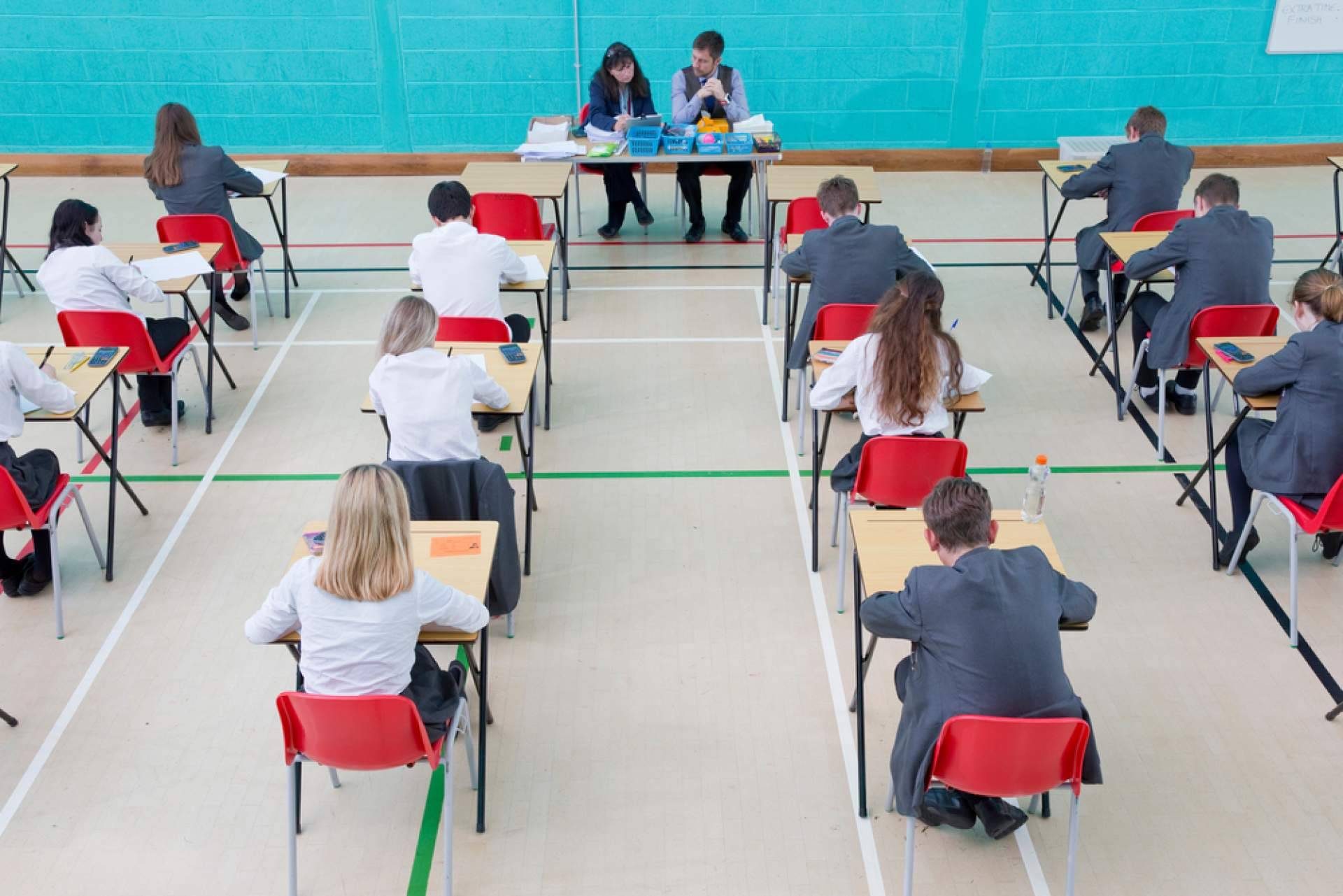 Cómo preparar los exámenes de universidad con ApruebaTodo