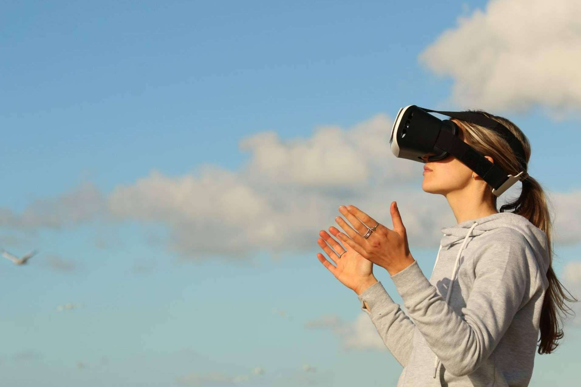 Nuevos tratamientos de adicciones; realidad virtual y neuroestimulación
