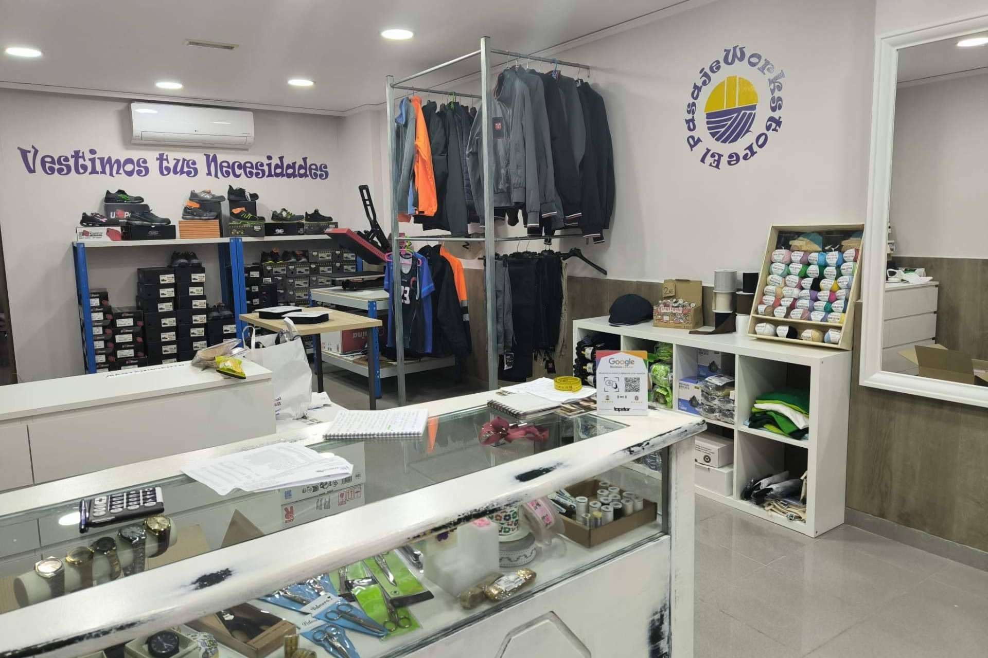 El Pasaje WorkStore destaca en ropa laboral con soluciones personalizadas para empresas y profesionales