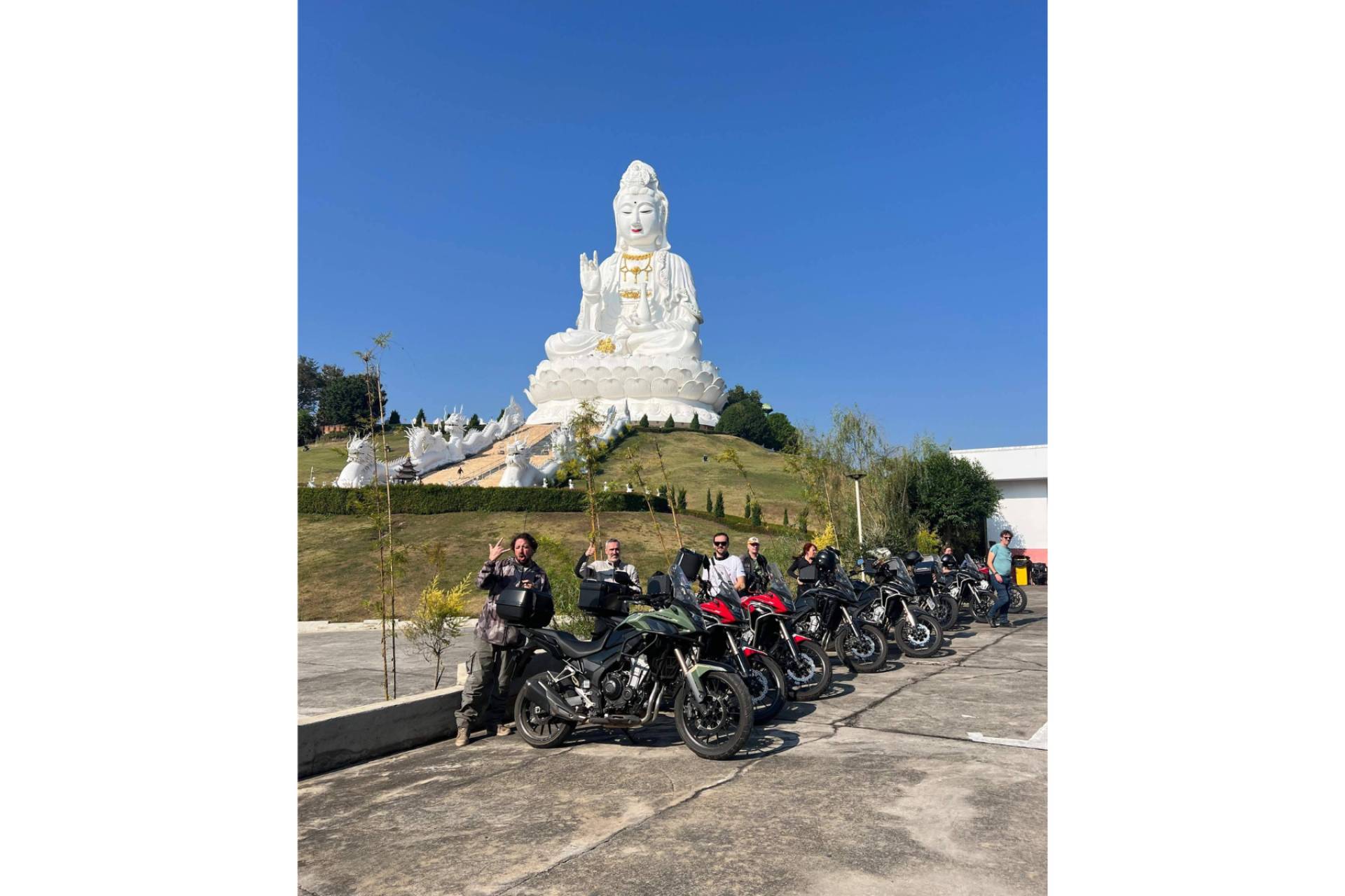 Tailandia en moto, la carretera de más de 4000 curvas entre selvas, templos y montañas