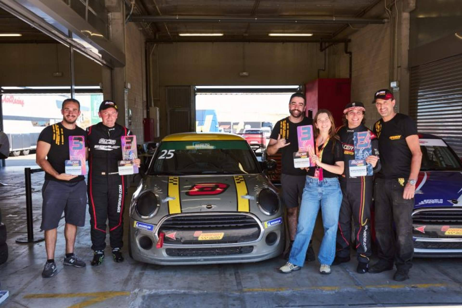 La Copa Racer Confortauto deja un campeonato al rojo vivo tras su cuarta cita en Navarra