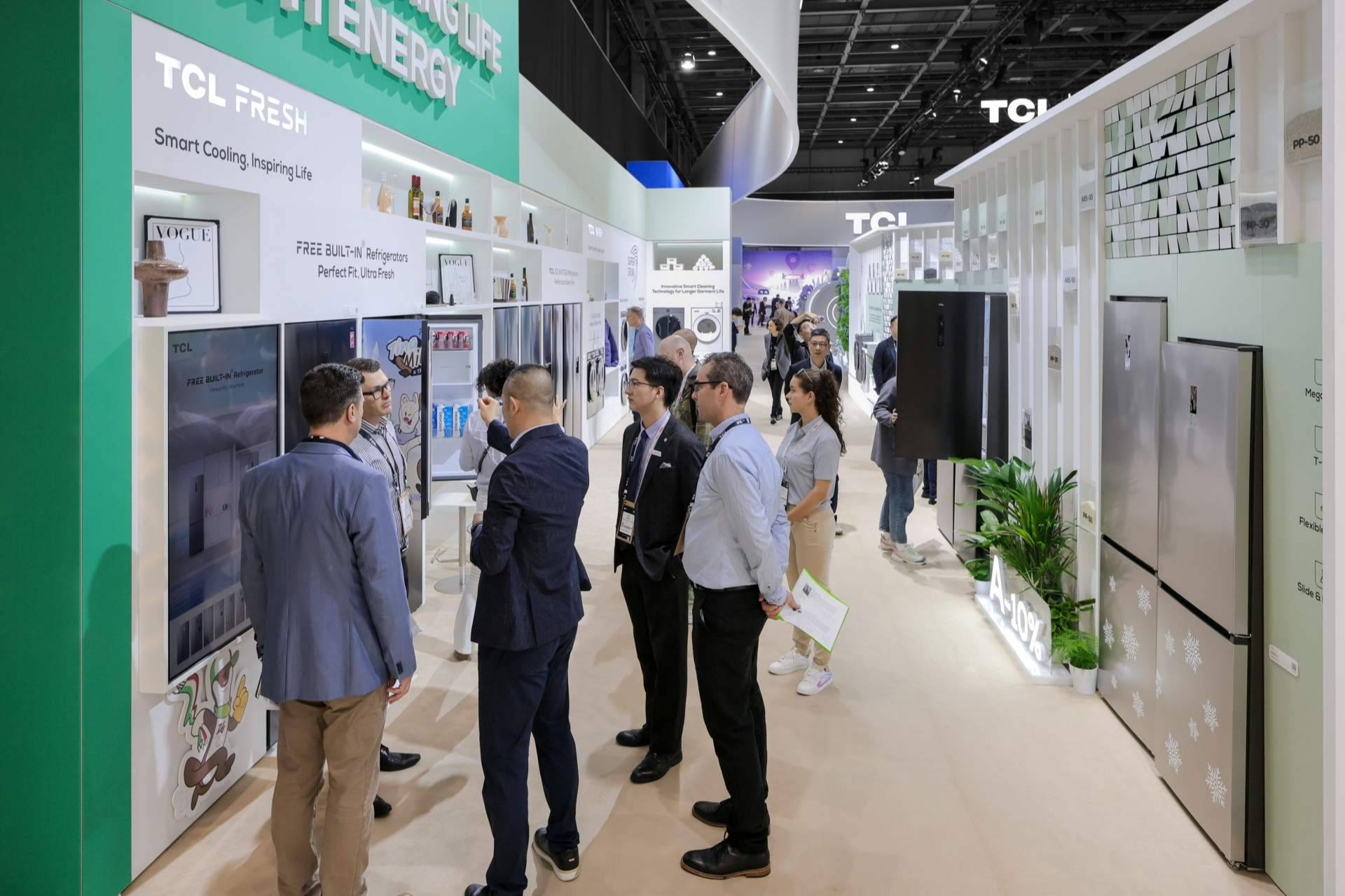 TCL amplía los horizontes del hogar inteligente en IFA 2025 con su TCL ECOSYSTEM