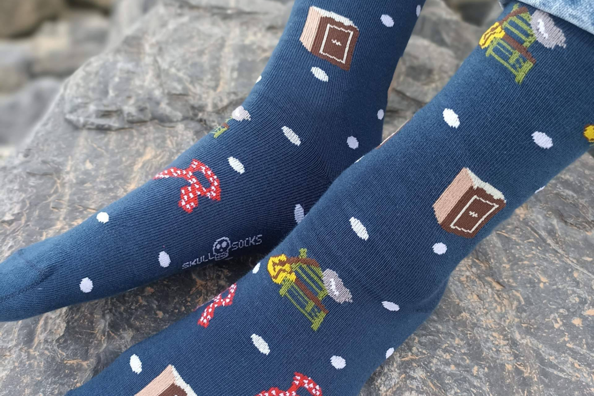 HUESOKK reinventa la ropa básica con calcetines originales y divertidos de diseño exclusivo