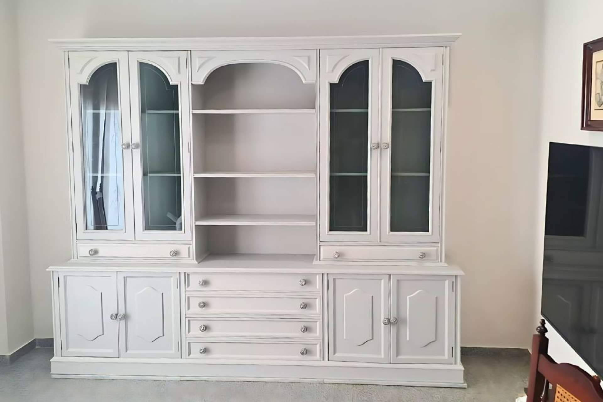 Galvañ Lacados transforma muebles y estructuras con lacado de alta calidad en Alicante