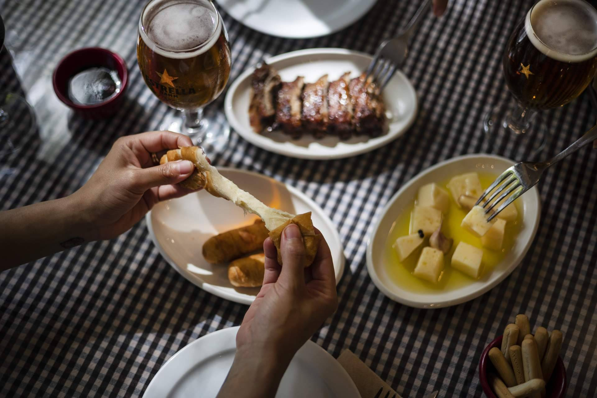 Pasa Tapas se consolida como parada imprescindible para ir de tapeo en la Barceloneta