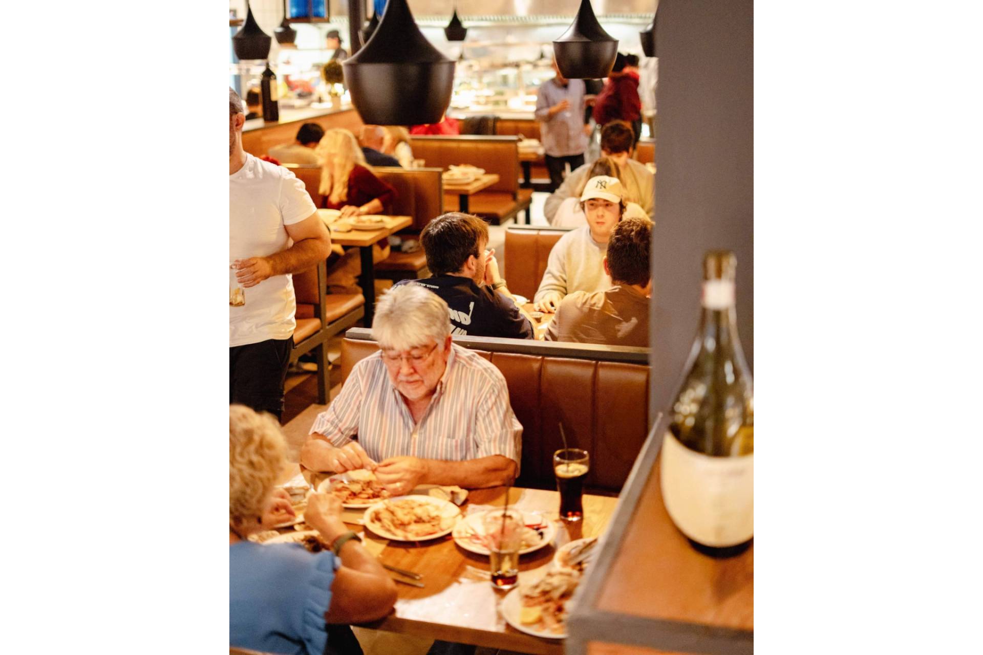 Colonial Buffet celebra 15 años como pionero de la gastronomía internacional en Valencia