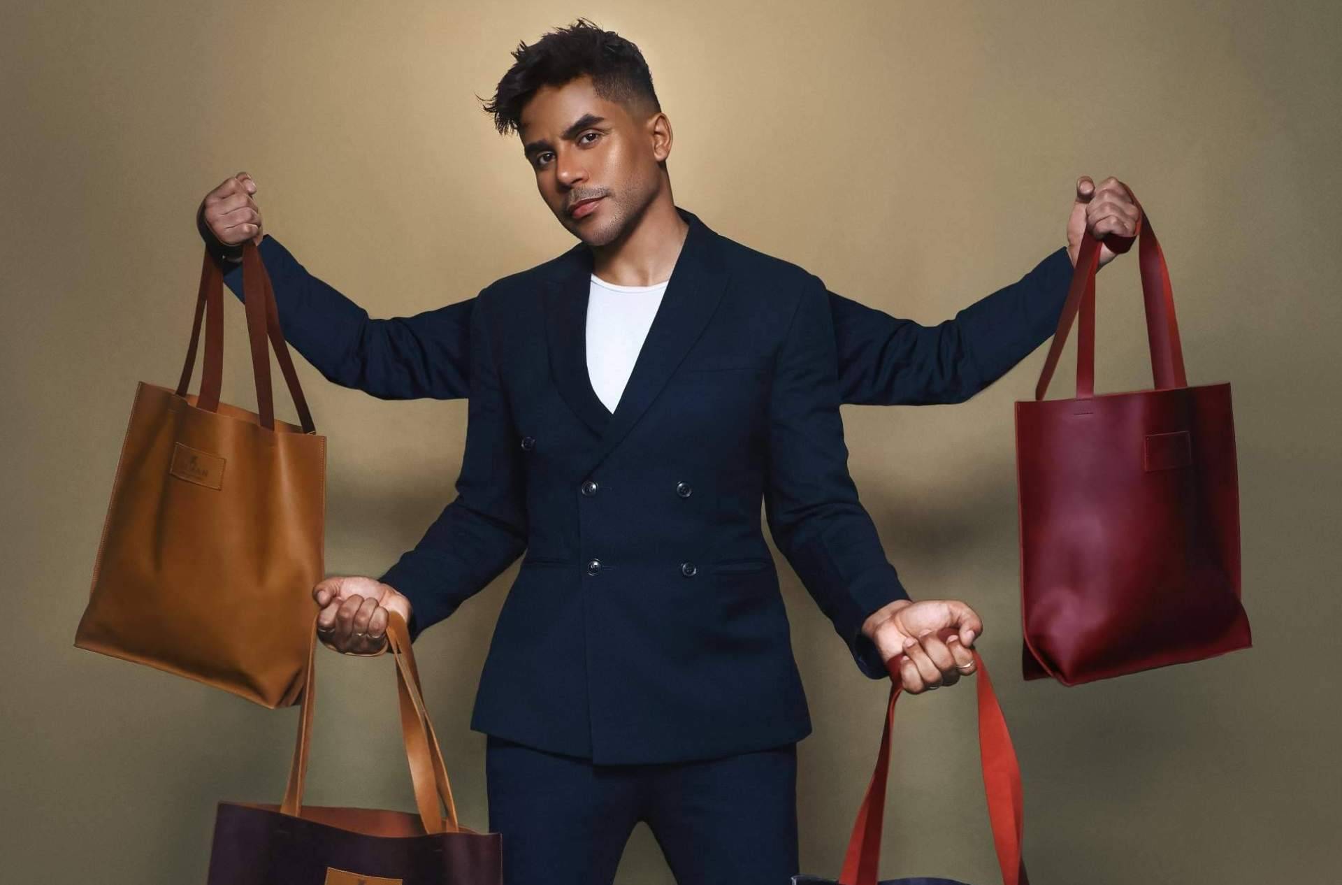 Xaman presenta sus tote bags unisex con mensajes ocultos y energía positiva