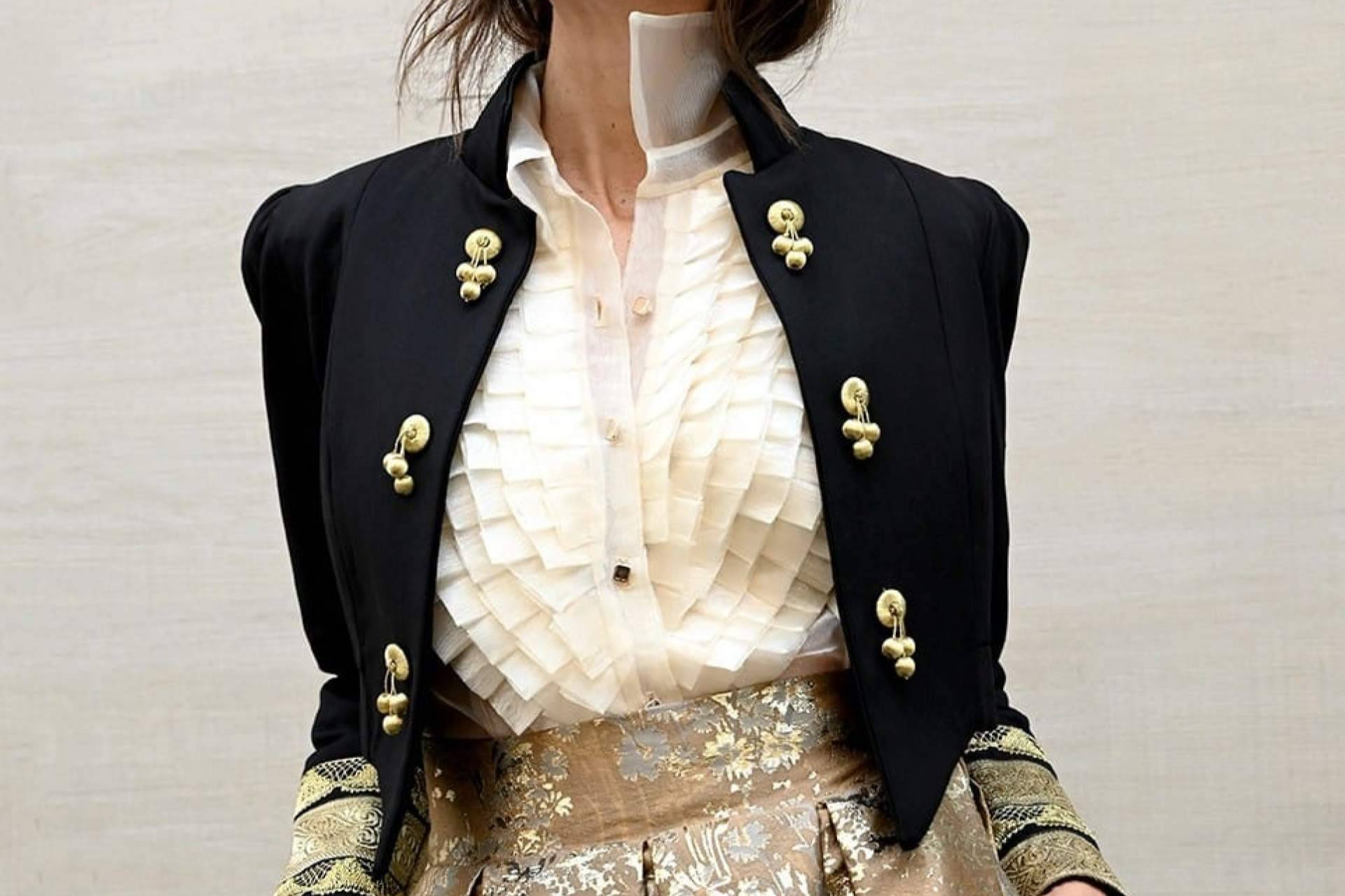 Tradición Popular reinventa la indumentaria regional moderna con un toque artesanal y actual
