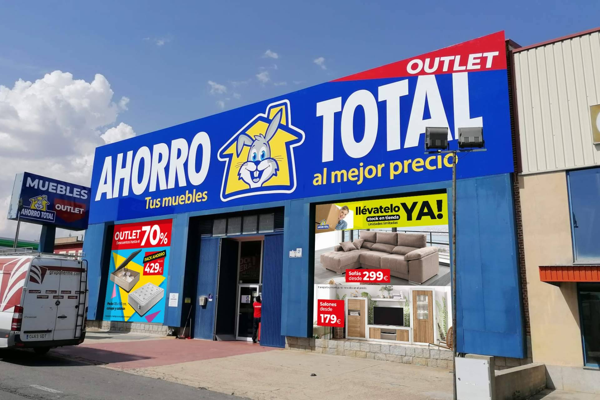 Muebles en Black Friday, Ahorro Total activa descuentos únicos en todas sus tiendas