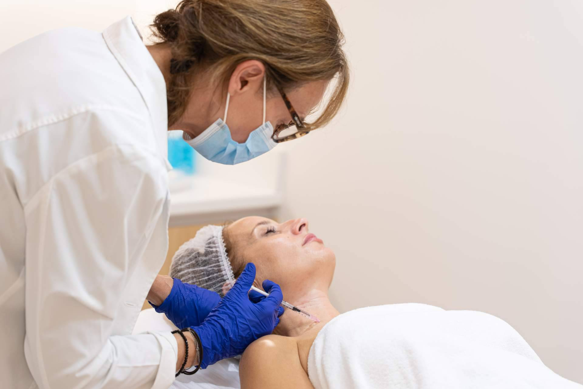 La nueva generación de tratamientos sin cirugía para combatir la flacidez facial
