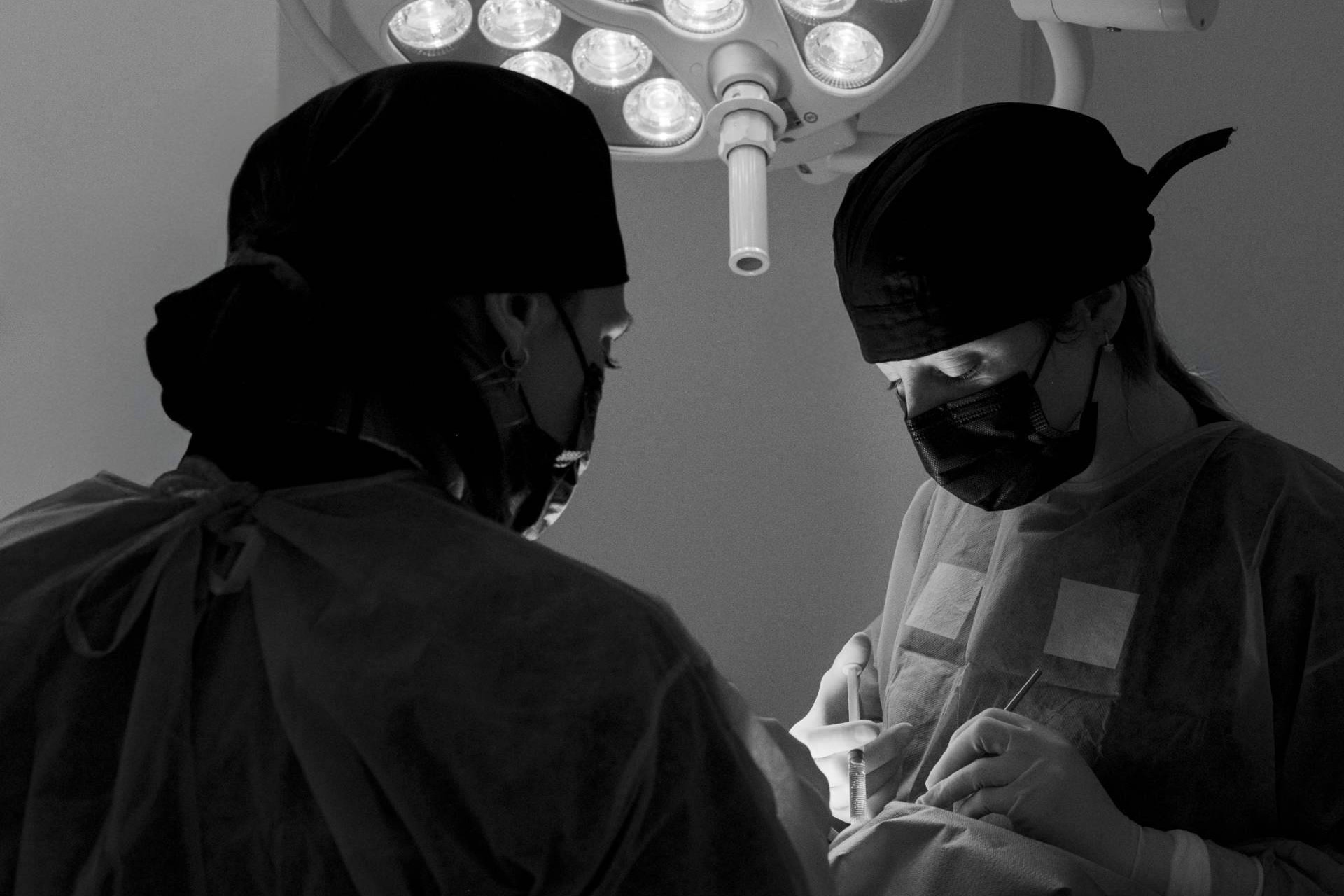 Los dentistas alertan; la sedación consciente exige control médico, evaluación previa y entorno clínico