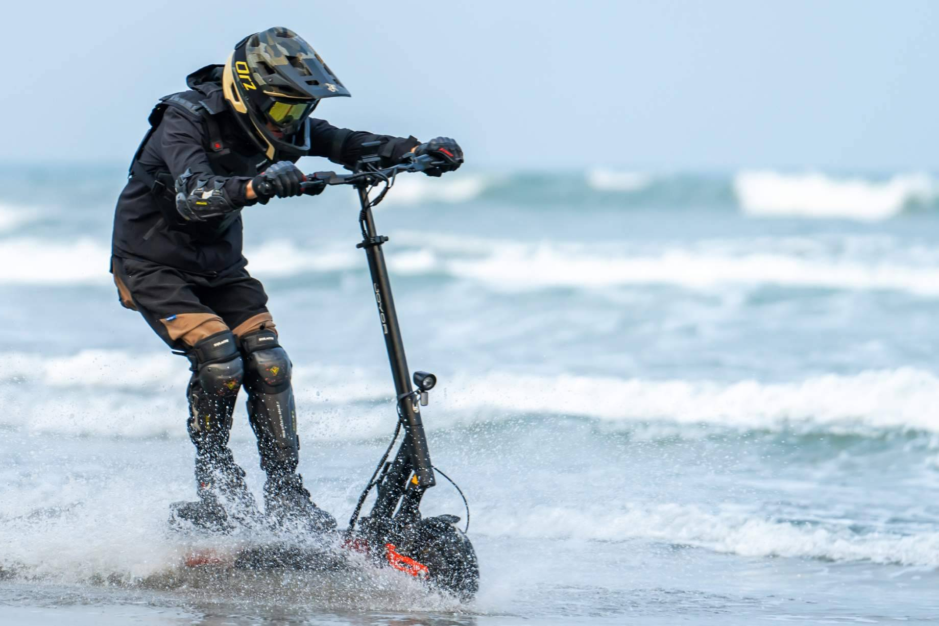 Patinetes eléctricos urbanos homologados; Joyor se adelanta a la normativa DGT de 2027 en España