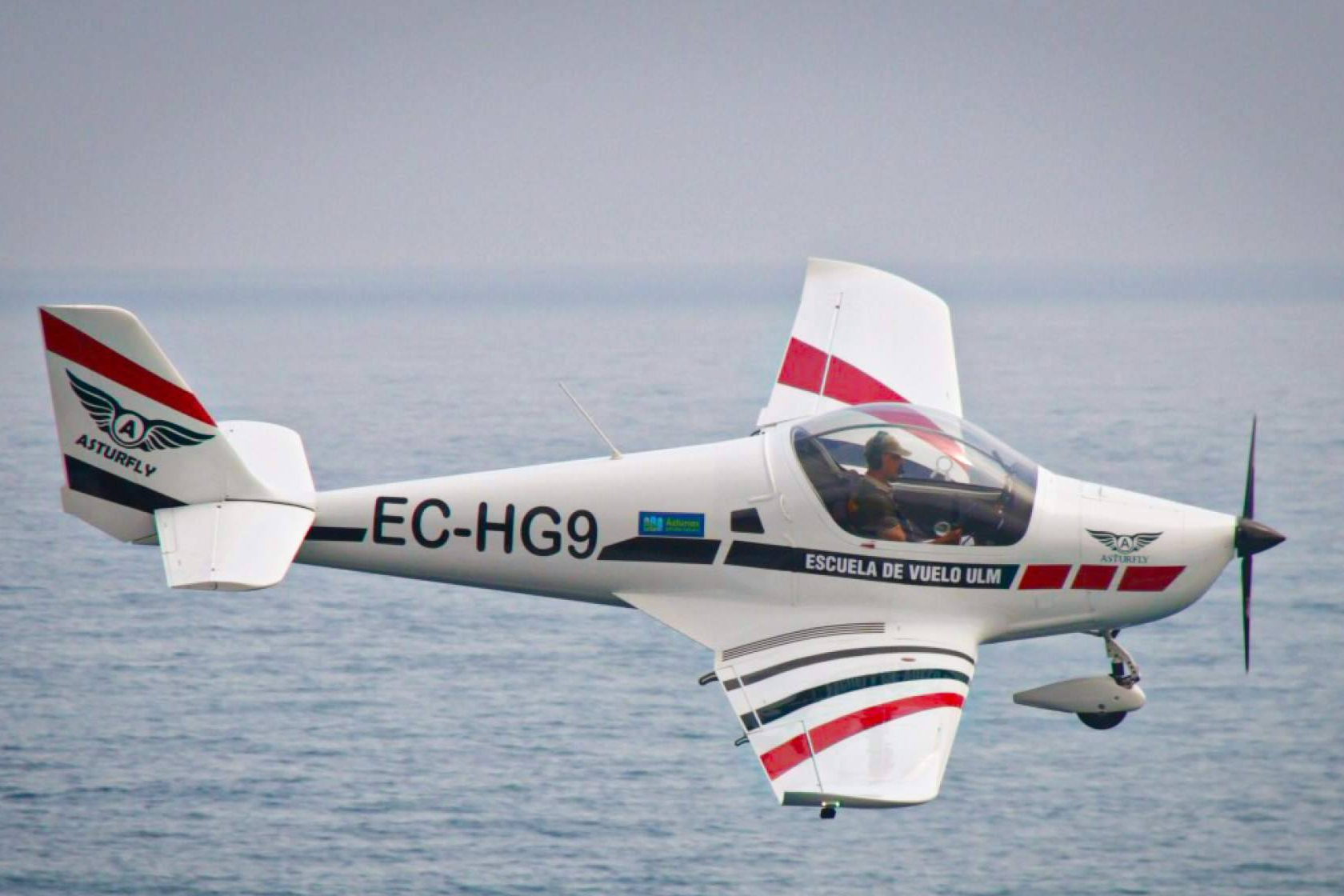 El garaje volador, Asturfly impulsa la construcción de aviones ultraligeros desde su escuela de vuelo