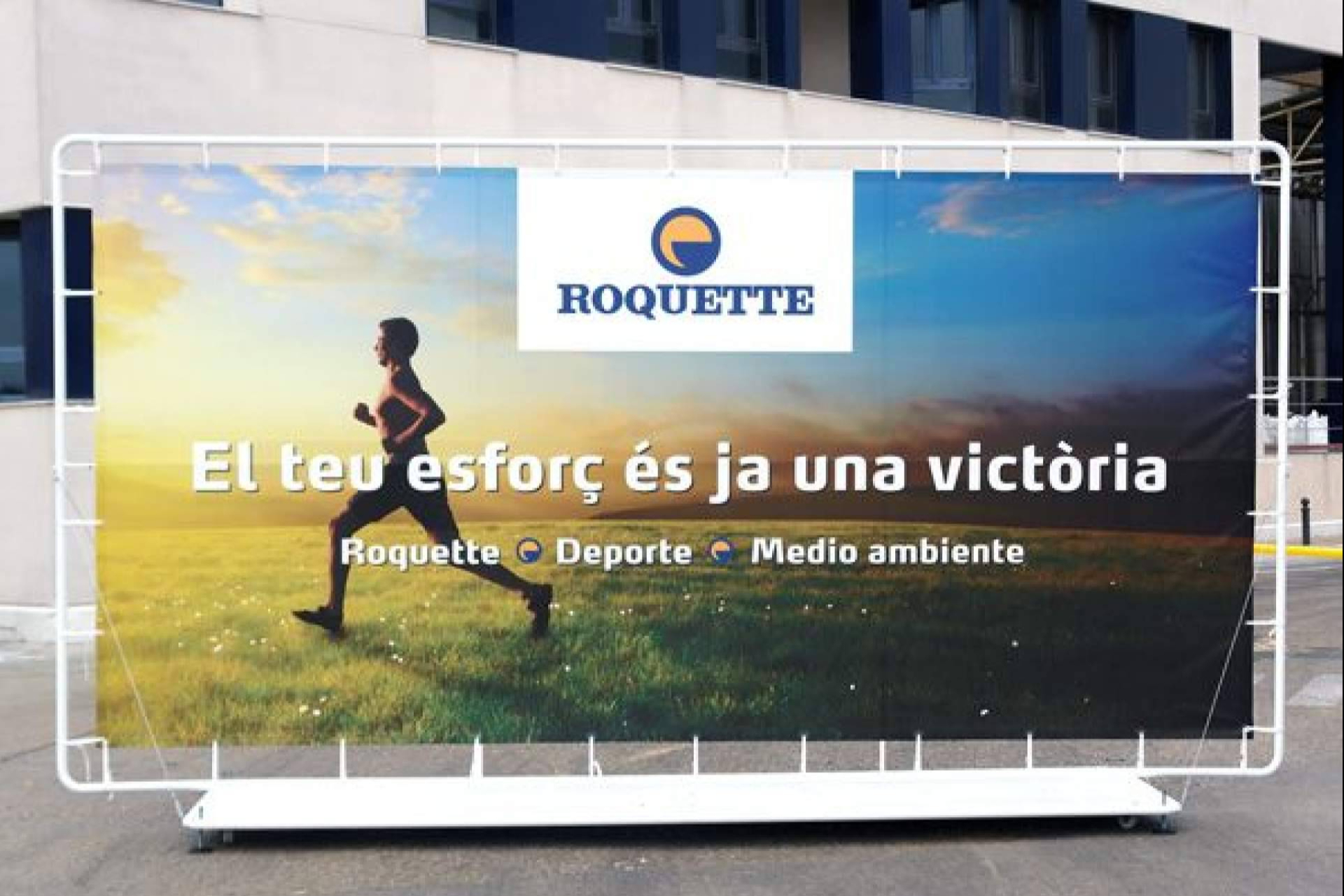 Rótulos Cecilio impulsa la visibilidad de empresas con lonas de gran formato