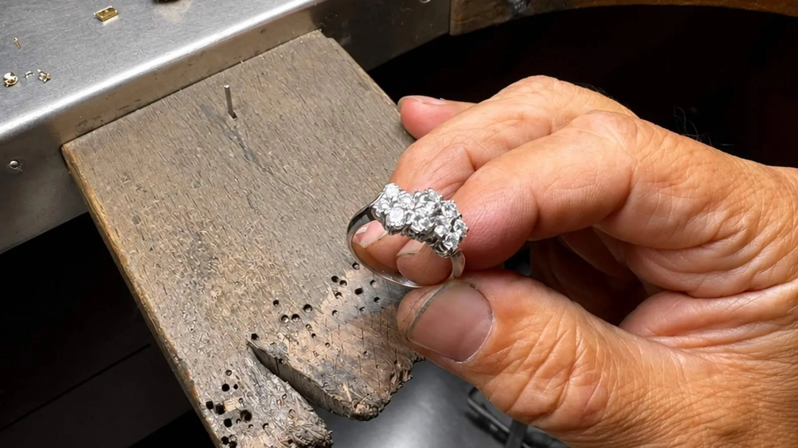 El precio del oro devuelve las joyas heredadas al mercado; cuándo valen más que su peso